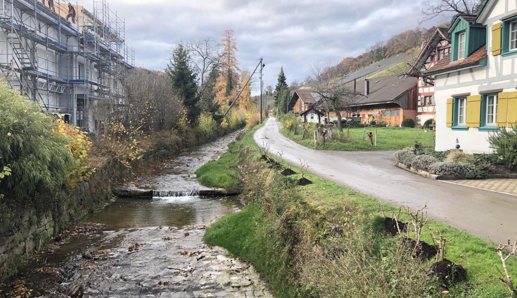 Im Bereich der Rebenstrasse, Thal, werden Leitungen saniert. 