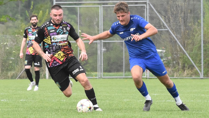 In der 3. Liga spielen der FC Rüthi (rechts Sven Städler) und St. Margrethen (Samir Muratagic) zu Hause. In der 3. Liga spielen der FC Rüthi (rechts Sven Städler) und St. Margrethen (Samir Muratagic) zu Hause.