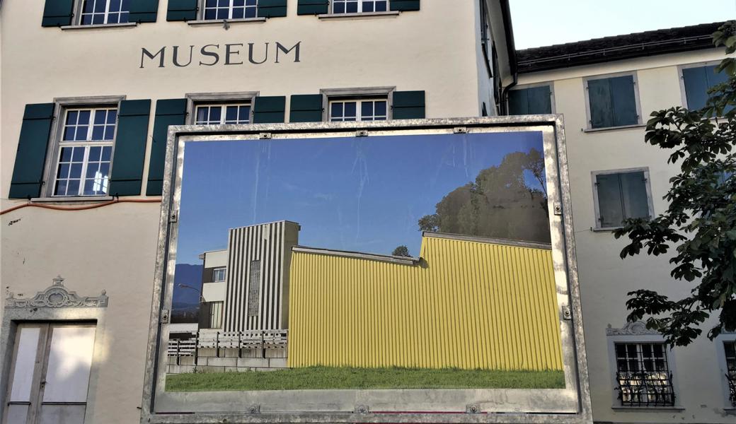 Die Denkmalpflege setzt Baudenkmäler auf Plakaten hübsch in Szene, verschandelt aber alle ihre Kernaussagen mit dem unpassenden Tätigkeitswort «sorgen». 