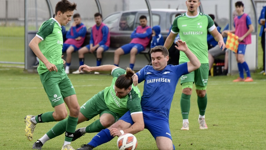 Der FC Rebstein und der FC Rüthi lieferten sich auch in dieser Saison spannende Spiele. Beide Teams gewannen je eine Direktbegegnung – es war Rebsteins einzige Derbyniederlage 2023/24. Der FC Rebstein und der FC Rüthi lieferten sich auch in dieser Saison spannende Spiele. Beide Teams gewannen je eine Direktbegegnung – es war Rebsteins einzige Derbyniederlage 2023/24.