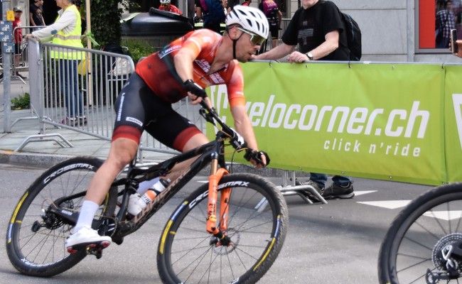 Der 34-jährige Thomas Litscher feiert seinen ersten Schweizer Meistertitel