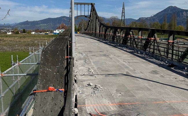 Die Bauarbeiten an der Wiesenrainbrücke verlaufen nach Terminplan
