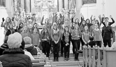 Die OMR Voices begeistern  die Kirchenbesucher