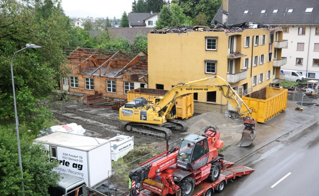 Nach dem Grossbrand in Au: Jetzt beginnt der Abriss der Ruine an der Hauptstrasse