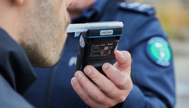 Kantonspolizei mit diversen Einsätzen am Wochenende: Auch bei uns waren nicht alle nüchtern Kantonspolizei mit diversen Einsätzen am Wochenende: Auch bei uns waren nicht alle nüchtern