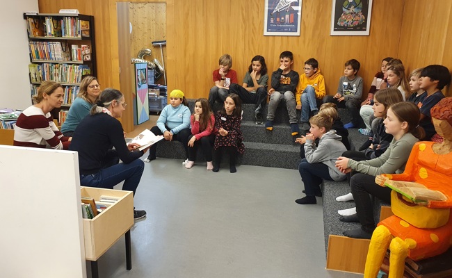 «Verwandlung» an der Erzählnacht in der Bibliothek