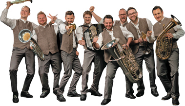 Blasmusik vom Feinsten: Dorfspatzen feiern ihren zehnten Geburtstag mit originaler Egerländermusik