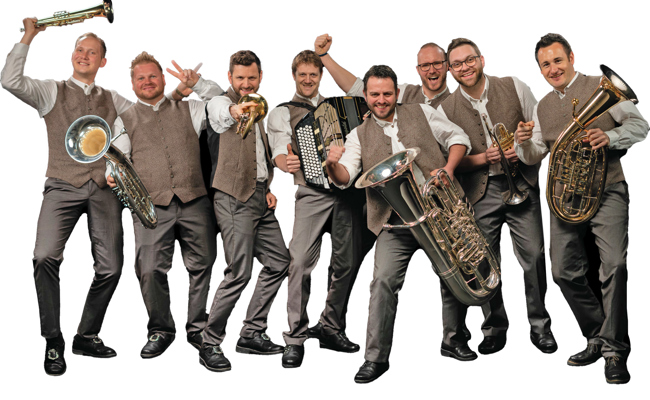 Blasmusik vom Feinsten: Dorfspatzen feiern ihren zehnten Geburtstag mit originaler Egerländermusik