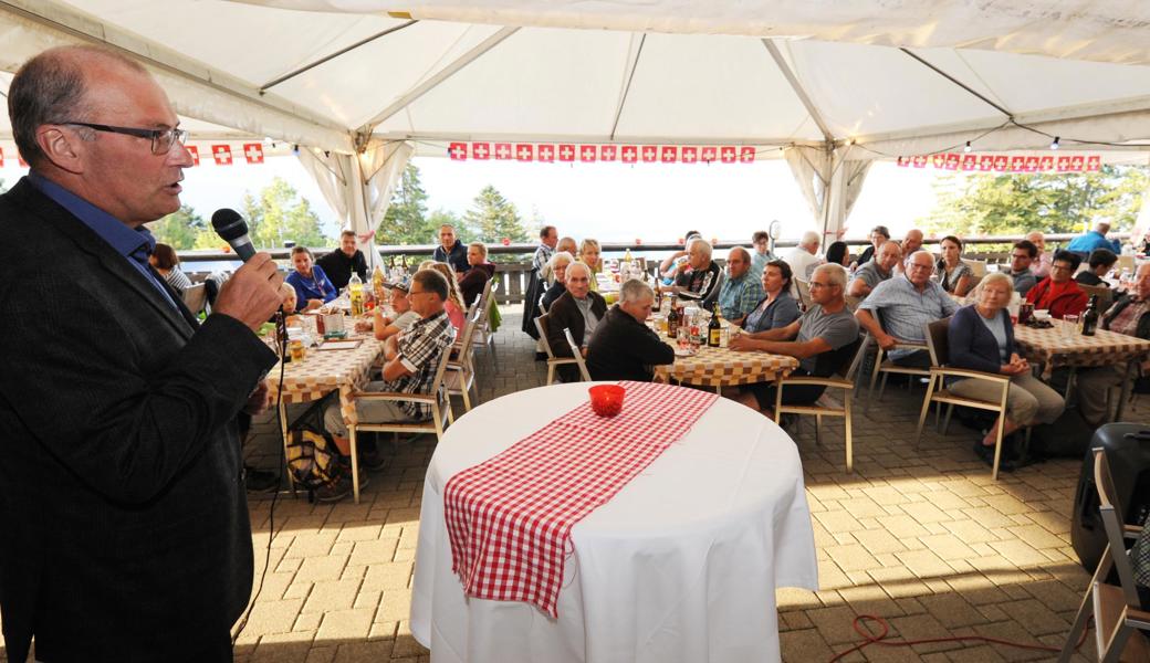 CVP-Nationalrat und Bauernverbandspräsident Markus Ritter sprach gestern Abend auf der Terrasse des Berggasthauses Montlinger Schwamm vor rund 100 Zuhörerinnen und Zuhörern.