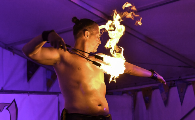 Zwei Tage lang ein grandioses Dorfest gefeiert: mit feurigem Finale