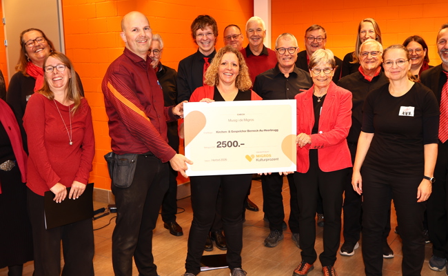 Gospelchor überrascht Kundschaft mit einem Dankeskonzert in der Migros
