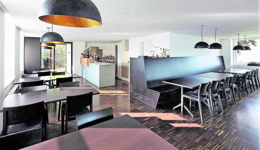 Der Gastraum des Ausflugsrestaurants Steiniger Tisch nach der Renovation im Jahr 2018.