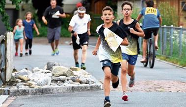 Ein Dorf auf den Beinen – mit dabei die Oberstufenschüler