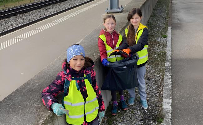 Grosse Putzaktion: Schulkinder sammeln Abfall