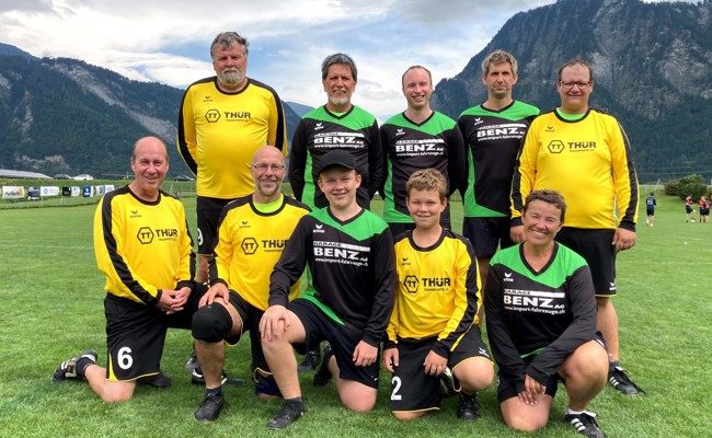 Fanionteam von Faustball Montlingen holt die Silbermedaille