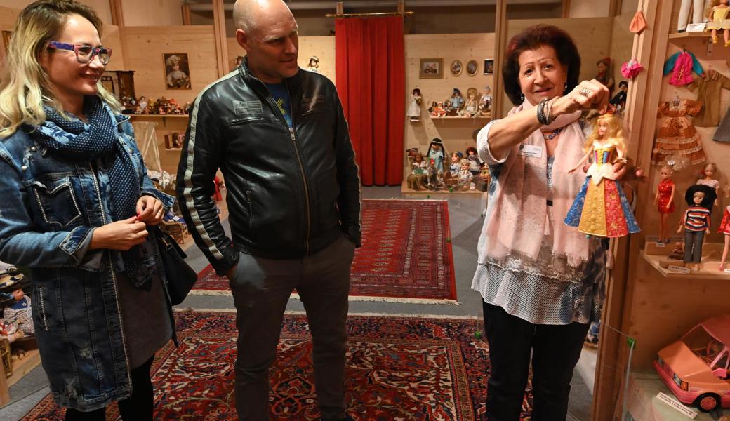 So spielte man früher: Jeanette Nussbaumer in ihrem Puppenmuseum in Rüthi.