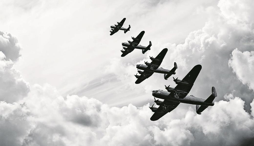 Bombardierung von Friedrichshafen am 28. April 1944 vom Schweizer Bodenseeufer aus.