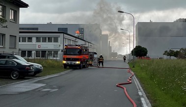 Am Mittag brannte eine Lagerhalle im Industriegebiet Letzau