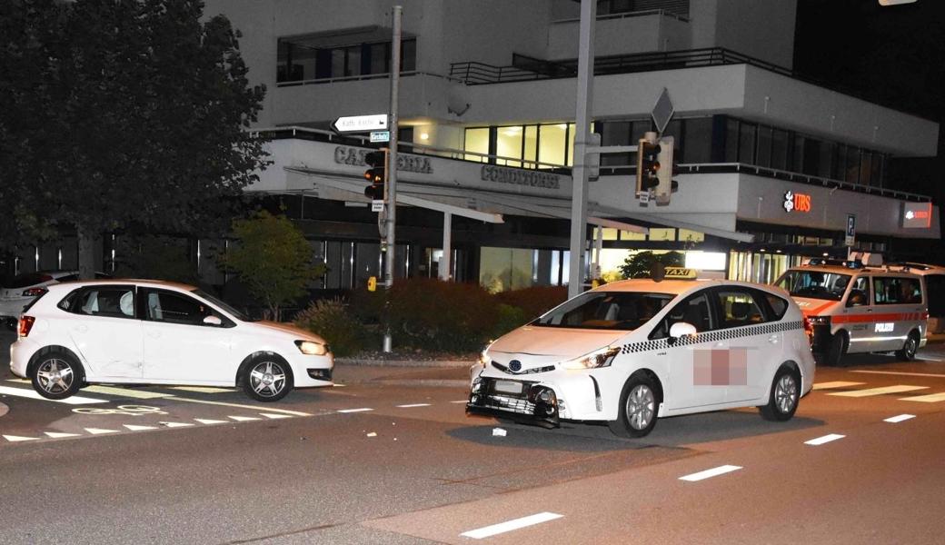 Beide Fahrer behaupten, ihre Ampel hätte Grün gezeigt.