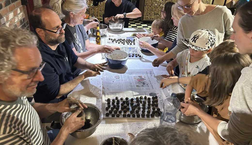 Mit dem Kauf einer Blumenmurmel unterstützt man die Kulturwoche «Staablueme». 