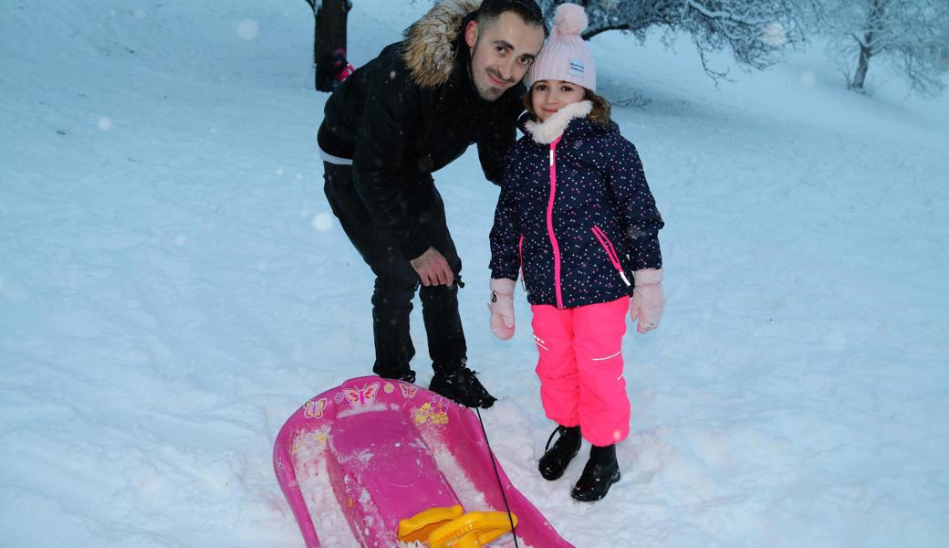 Spass mit pinkem Bob, pinker Hose und Papi.