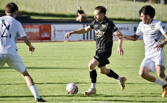 Für den Spielertrainer des FCA spielen Pässe eine wichtige Rolle