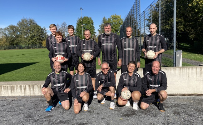 Faustballmannschaften haben ein neues Dress bekommen