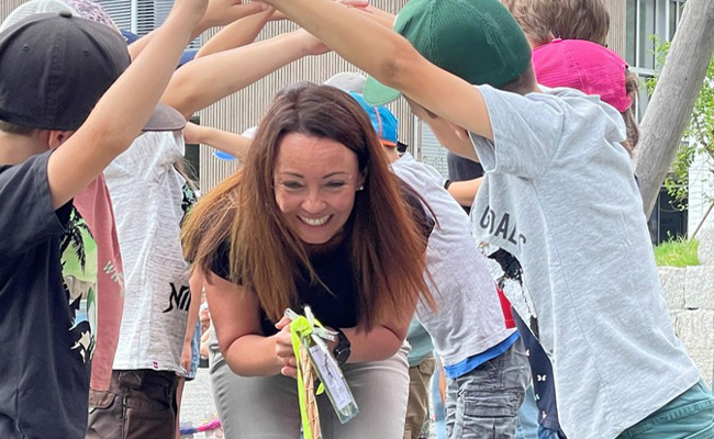 Ein Weg wird nach ihr benannt: Schulleiterin Tanja Schneider verabschiedet