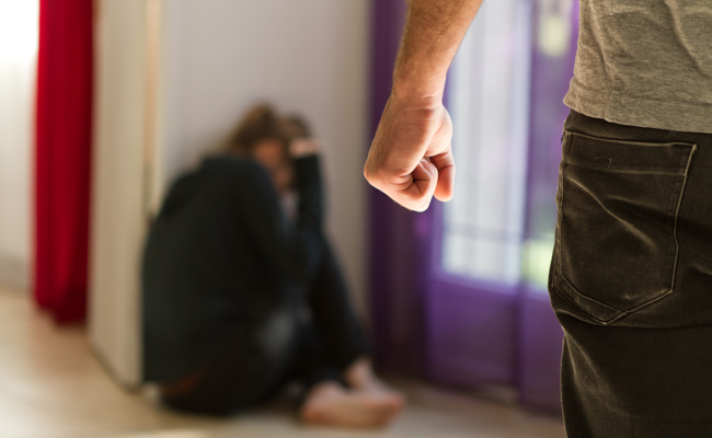 Schläge kosten Freundin das Leben - Täter drohen zwölf Jahre Haft