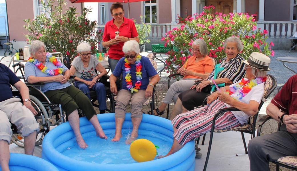 Die Bewohnerinnen und Bewohner des Altersheims genossen eine Abkühlung.