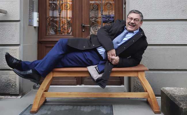 Markus Bernet wurde vom Parlament für 61 Synoden in 30 Jahren geehrt