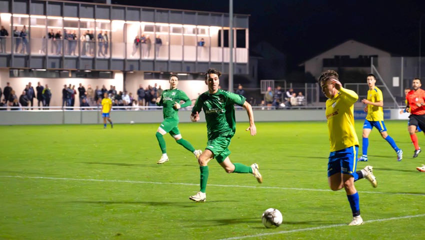 Au-Berneck empfängt auf der Tägeren den FC Amriswil. Die Mittelrheintaler haben letztes Wochenende in Teufen gewonnen und nehmen auch gegen die Thurgauer drei Punkte ins Visier. Au-Berneck empfängt auf der Tägeren den FC Amriswil. Die Mittelrheintaler haben letztes Wochenende in Teufen gewonnen und nehmen auch gegen die Thurgauer drei Punkte ins Visier.