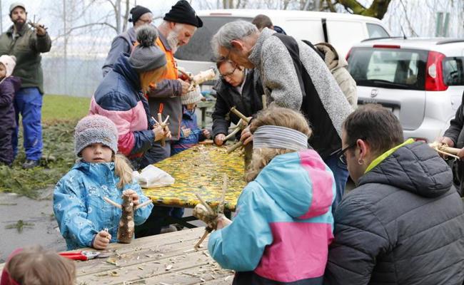 Spielzeug aus Christbäumen