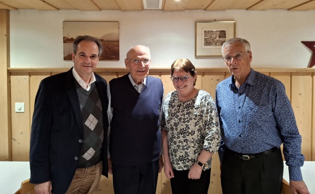Zwei Ehrungen und ein Fotorückblick an der Chor-Hauptversammlung