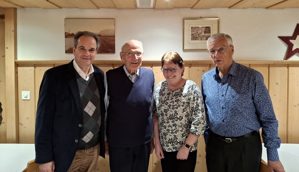 Zwei Ehrungen und ein Fotorückblick an der Hauptversammlung