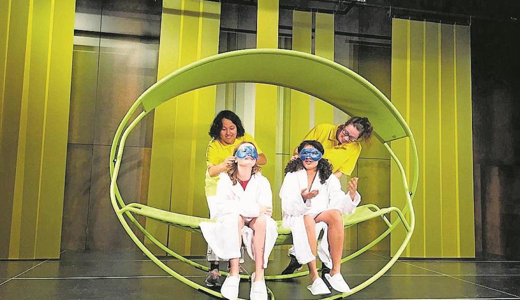 Das neue Stück der Kanti-Theatergruppe heisst «Yellow Line» und feiert am Samstag, 9. Februar, Premiere.