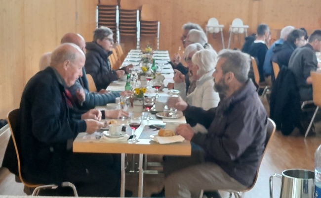 Am Suppentag in Hinterforst wird spontan gesungen