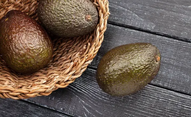 Von unreif bis überreif: Wie drei Avocados zum Achtsamkeits-Trainer wurden