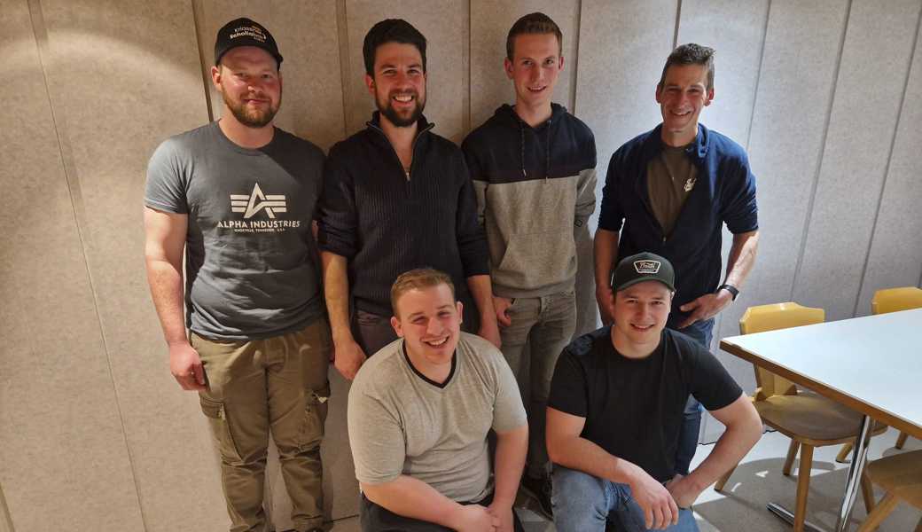 Diese jungen Landwirte sind verantwortlich für die Rückkehr der Kriessner Viehschau nach 19 Jahren: (hinten, v. l.)  Patrick Hutter, Hannes Dietsche, Jonas Langenegger und ­Thomas Kaufmann; (vorne, v. l.) Noel Hutter und Andreas Bleiker. 