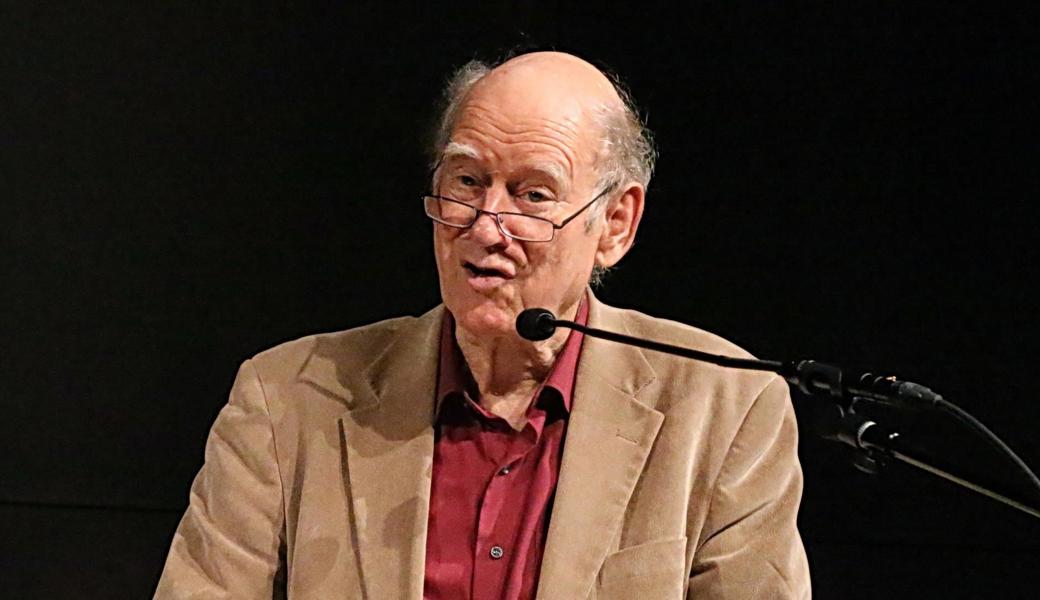 Franz Hohler las aus seinen Büchern und begeisterte mit Kurzgeschichten. 