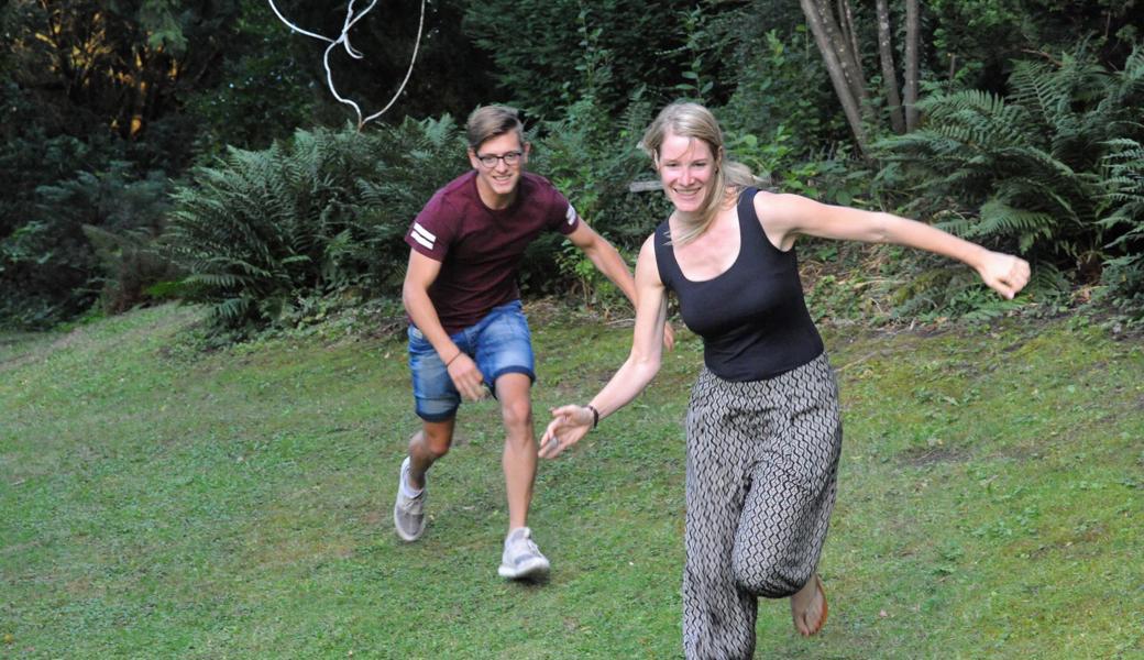 Jugendlicher Übermut in der Verliebtheit: Pascal Dörig als Sacha und Rebecca Dütschler als Betty.