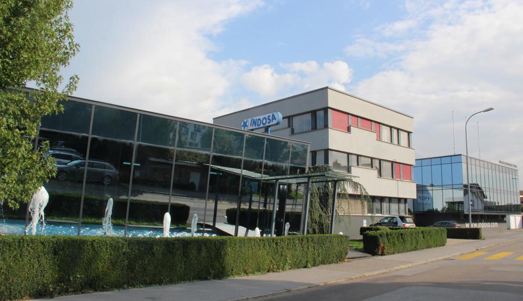 Vor neuen Jahren konnte die Firma Indosa eine neue Fabrikhalle samt Technologiezentrum eröffnen. Doch die Familie entzweite sich, was fürs Unternehmen einen Abwärtstrend bedeutete.