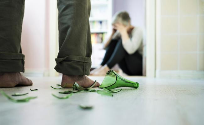 Ehefrau mehrfach geschlagen und bedroht