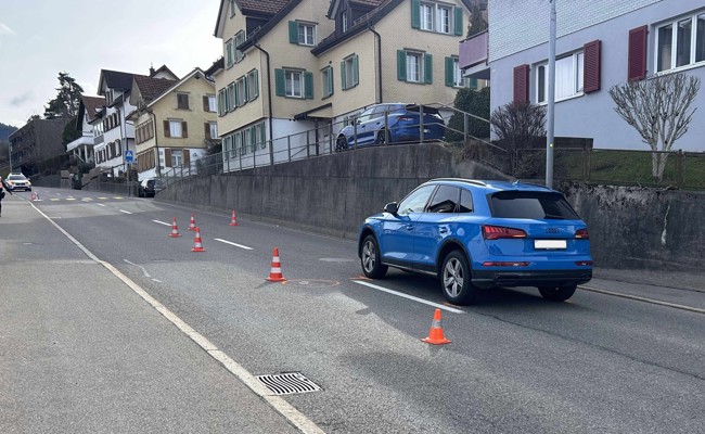 Fussgängerin angefahren: Strasse drei Stunden gesperrt
