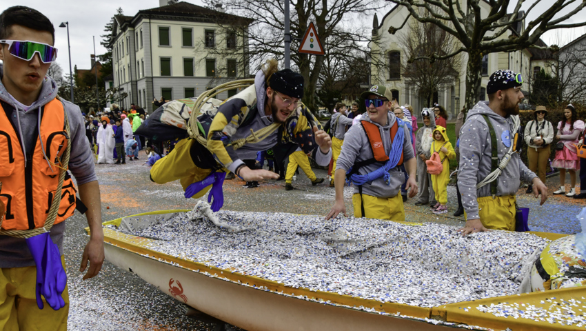 Der Oberrieter Fasnachtsumzug zieht jährlich hunderte Schaulustige an. Der Oberrieter Fasnachtsumzug zieht jährlich hunderte Schaulustige an.