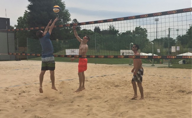 Beachvolleyball-Turnier in der Bernecker Badi Weier