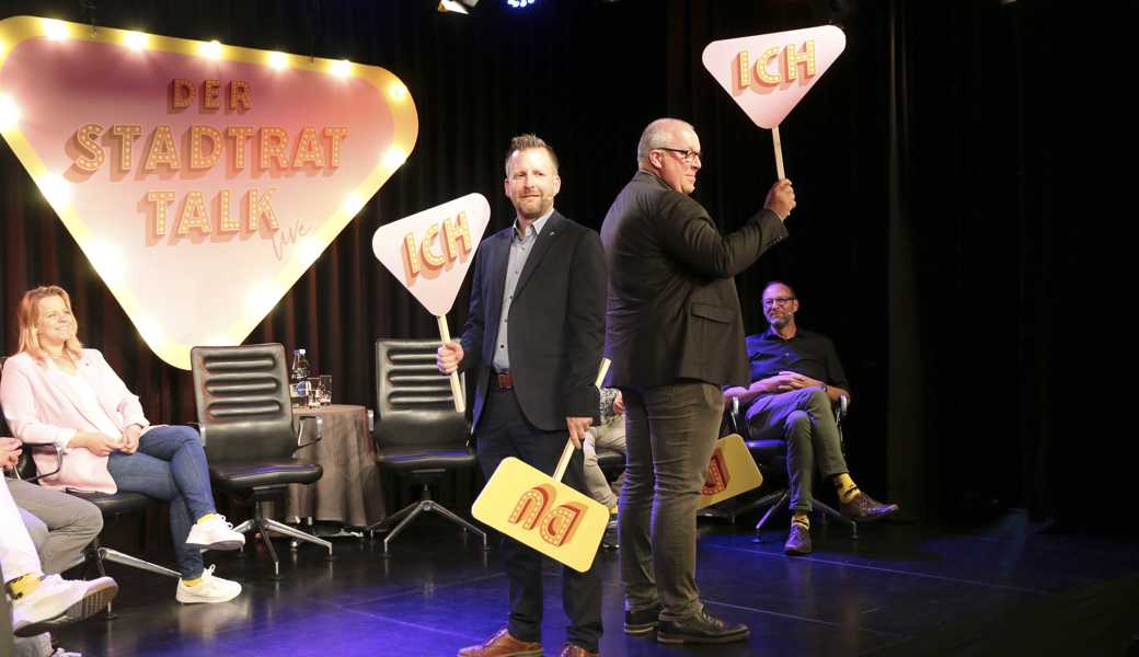 Beim Quiz, angelehnt an eine SRF-Fernsehsendung, waren sich Andreas Broger (links) und Ruedi Mattle nicht immer einig.   
