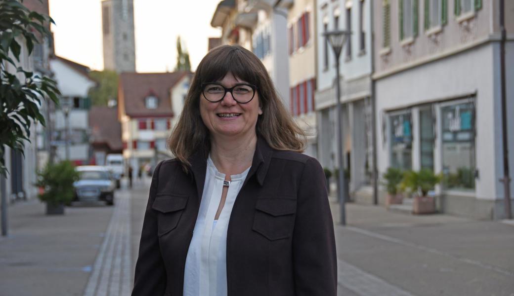 Angelika Margadant ist derart überrascht, bereits im ersten Wahlgang das absolute Mehr erreicht zu haben, dass sie nicht an eine Wahlfeier gedacht hat. Sie holt sie aber im Kreis der Familie und mit Freunden nach.
