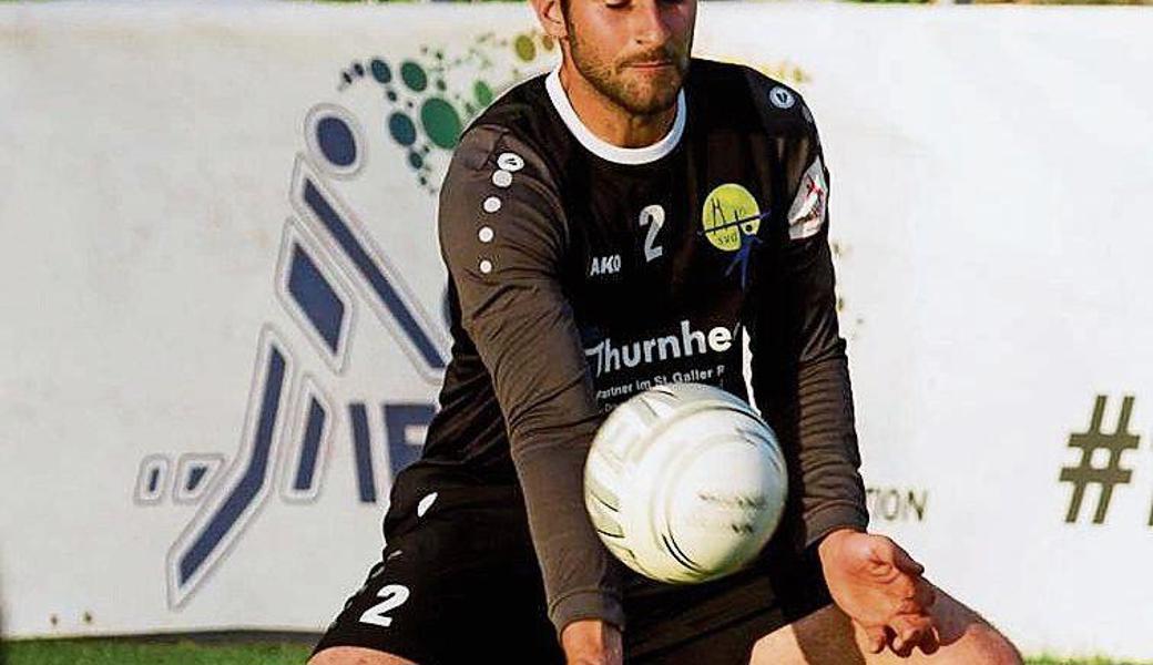 Abwehrspieler Kenneth Schoch errang mit Christian Lässer und Malik Müller bei der Europameisterschaft Silber. Nun möchte er mit Diepolds­au weiter punkten.