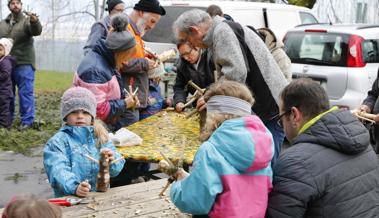 Aus Christbäumen wird Spielzeug